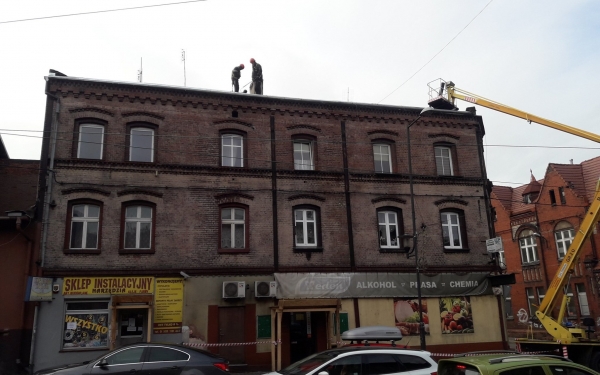 Naprawa dachu w budynku przy Łagiewnickiej 36